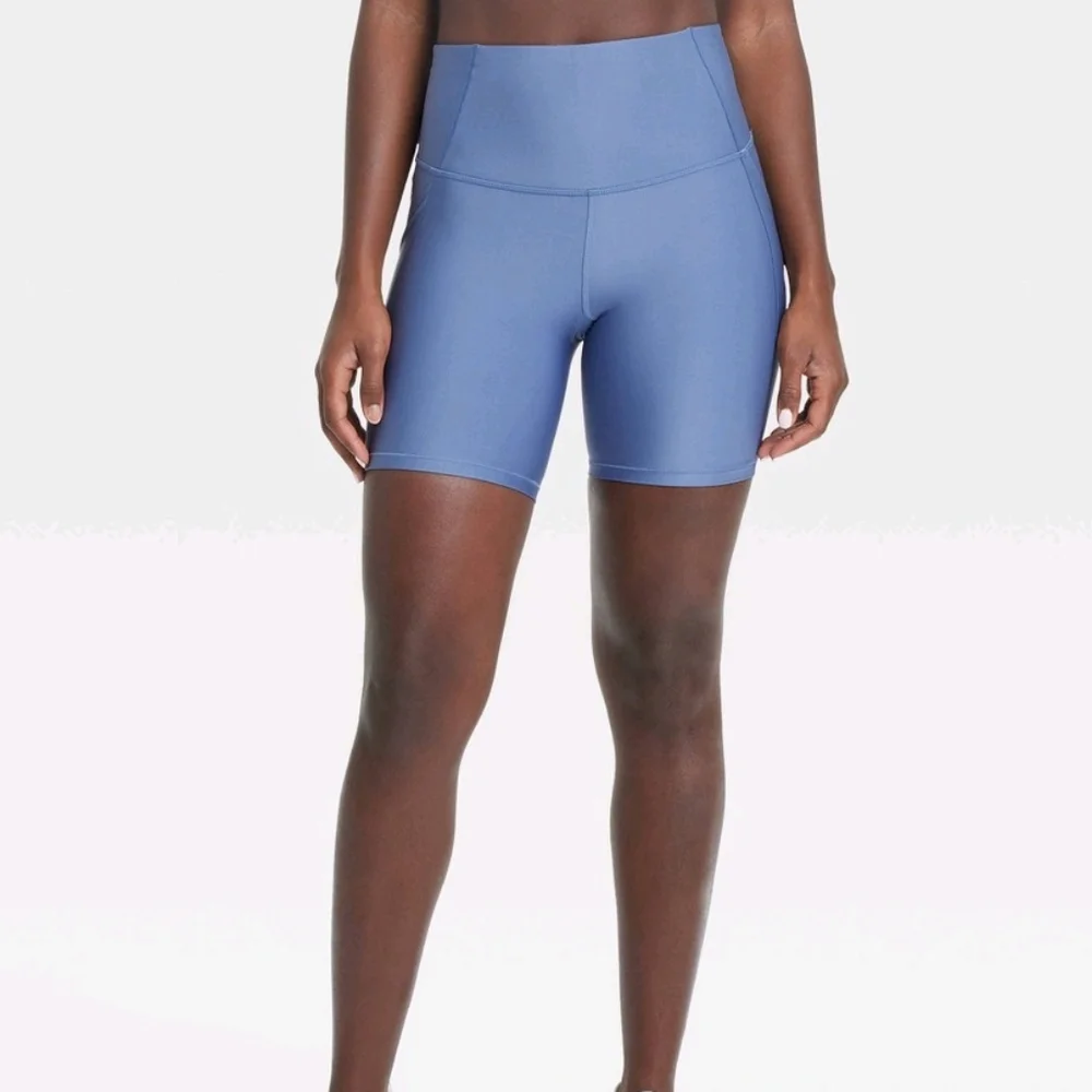 NWTWomen's Effortless Support High-Rise Pocketed Bike Shorts 6" - All In Motion™ - Picture 1 of 5
